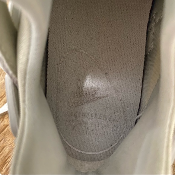 Nike Air Huarache Limited Edition Women’s Size 7.5 Premium Beige/Tan - Picture 13 of 16